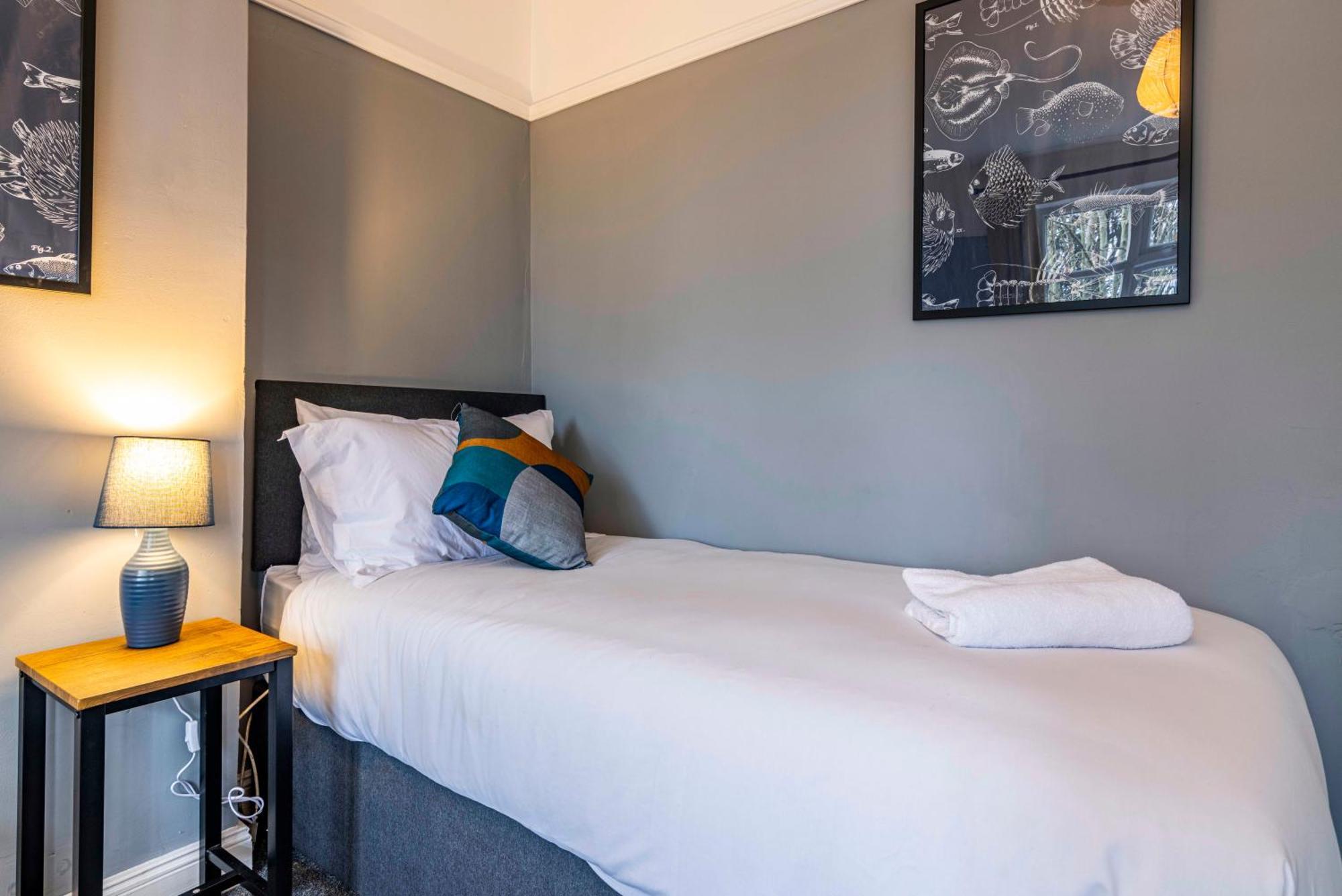 Lovely 4Bdr Home- Off Street Parking Sleeps 7 Nottingham Eksteriør billede