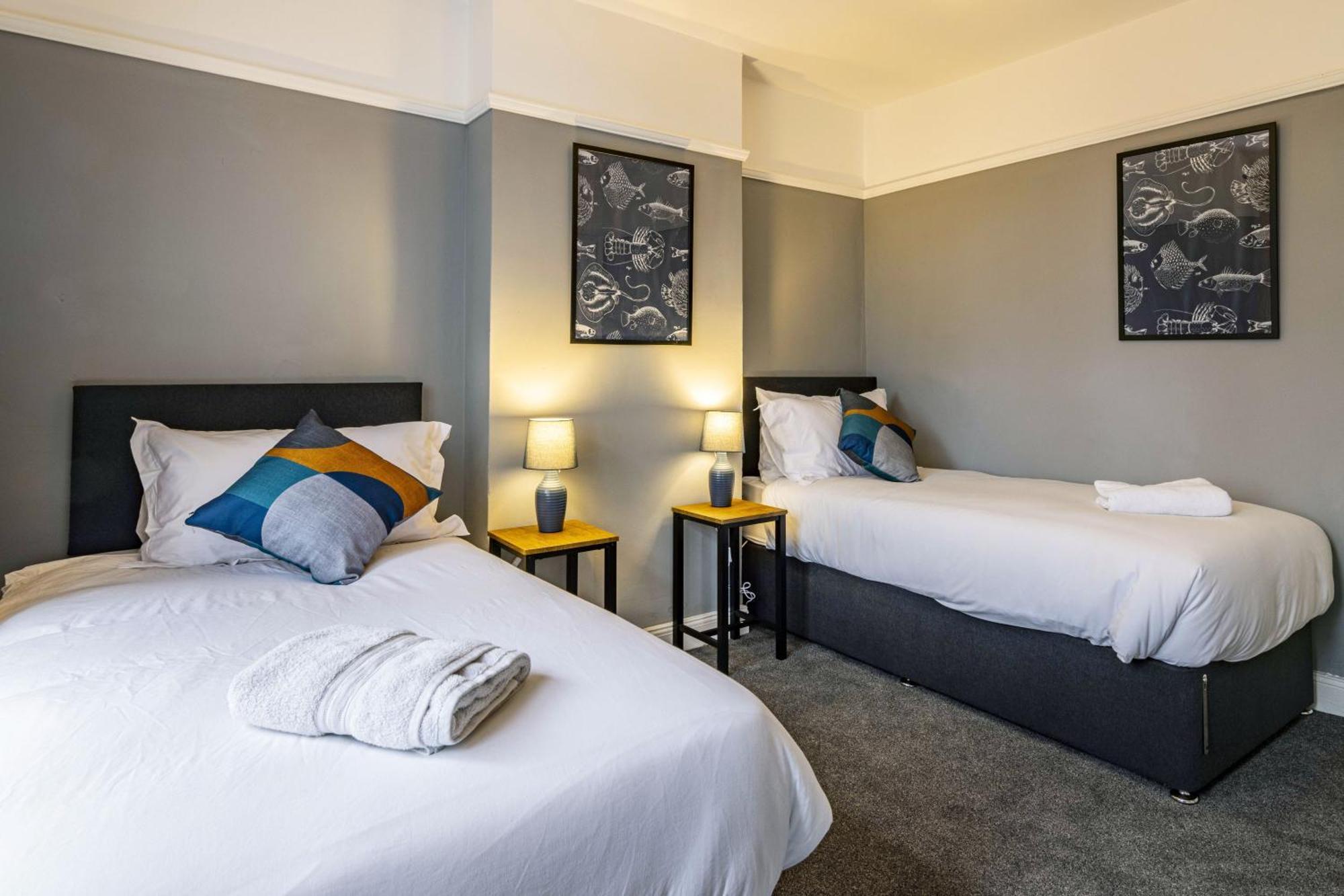 Lovely 4Bdr Home- Off Street Parking Sleeps 7 Nottingham Eksteriør billede
