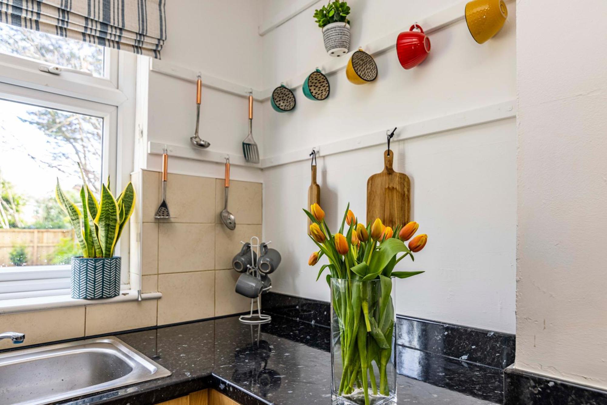 Lovely 4Bdr Home- Off Street Parking Sleeps 7 Nottingham Eksteriør billede