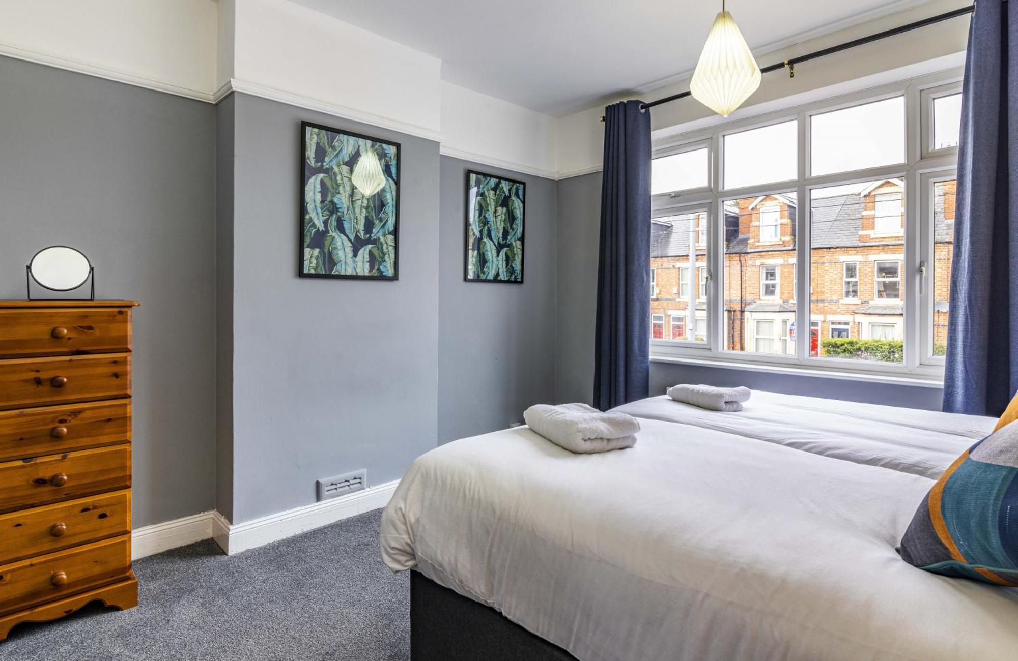 Lovely 4Bdr Home- Off Street Parking Sleeps 7 Nottingham Eksteriør billede