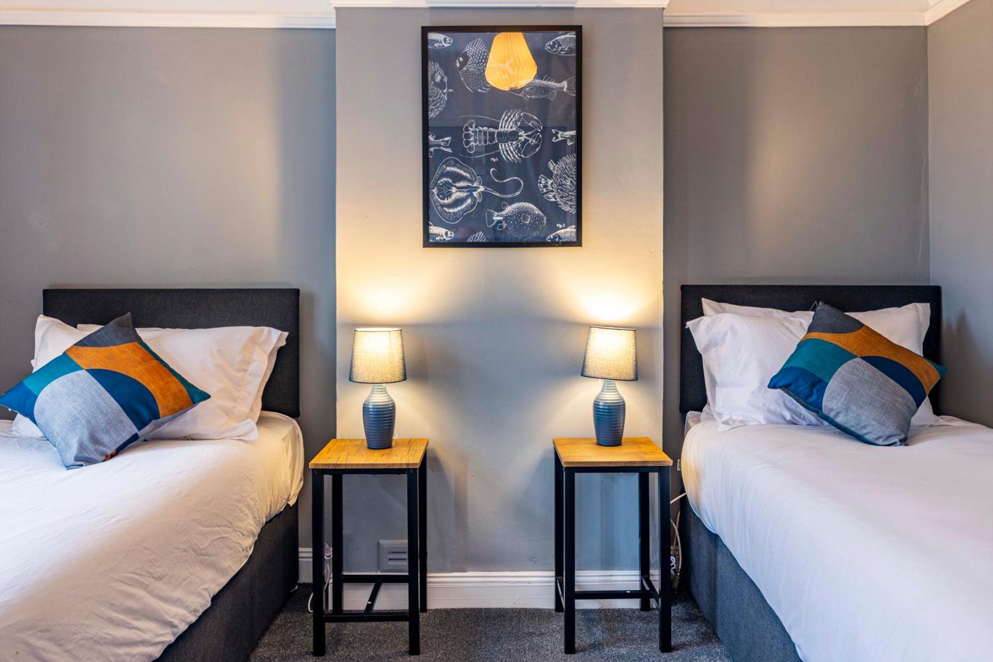 Lovely 4Bdr Home- Off Street Parking Sleeps 7 Nottingham Eksteriør billede