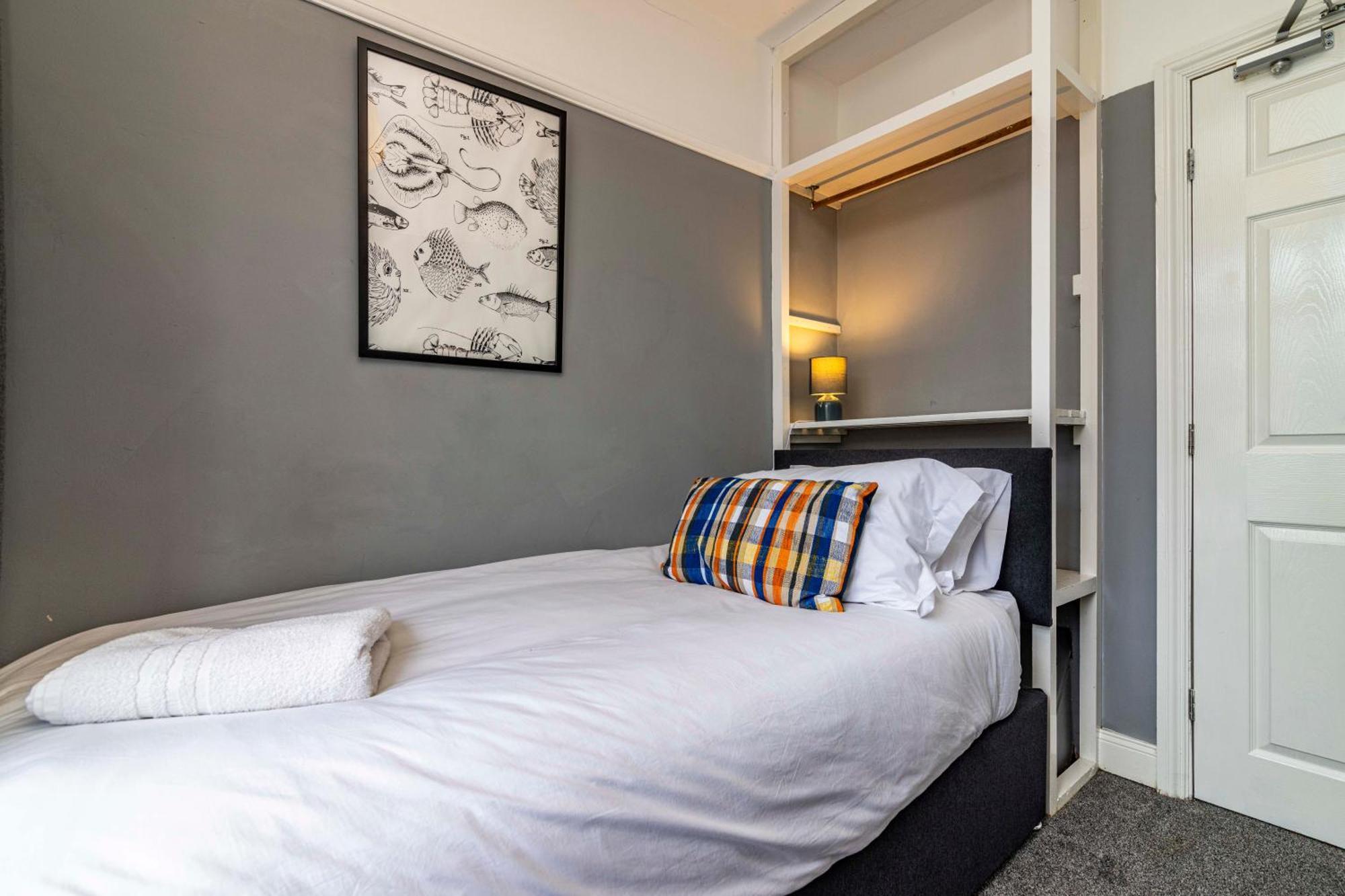 Lovely 4Bdr Home- Off Street Parking Sleeps 7 Nottingham Eksteriør billede