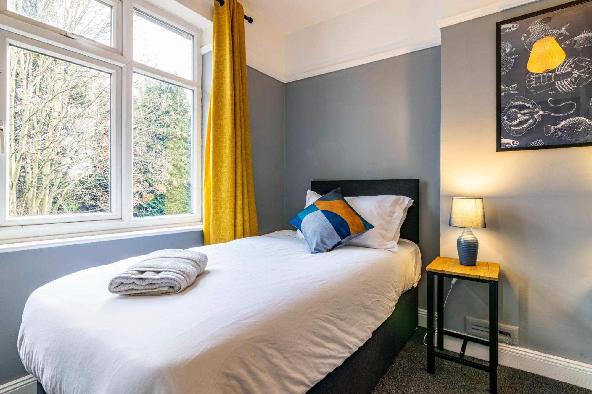 Lovely 4Bdr Home- Off Street Parking Sleeps 7 Nottingham Eksteriør billede